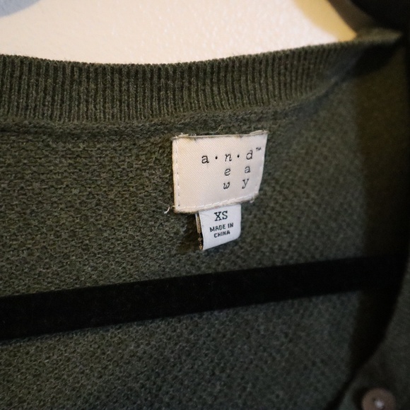 A New Day green button up cardigan size XS - Picture 4 of 5